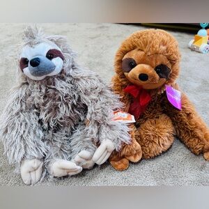 Lot of 2 stuffed sloths.